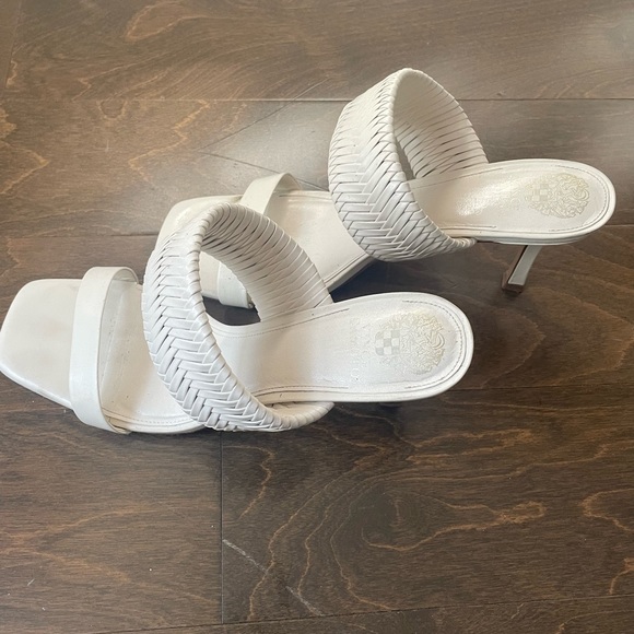 Vince Camuto open toes heels - Picture 4 of 4